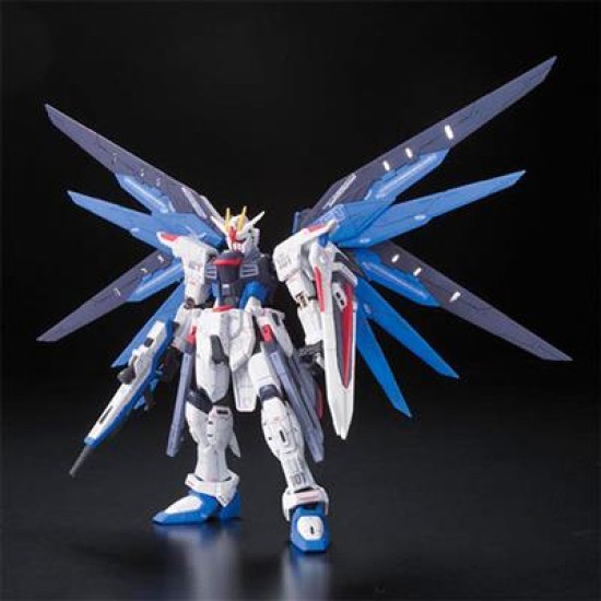 Gundam Seed: Real Grade - Freedom Gundam 1:144 Scale Model Kit