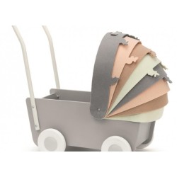 Houten Poppenwagen Met Vilten Kap