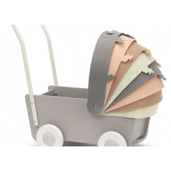Houten Poppenwagen Met Vilten Kap