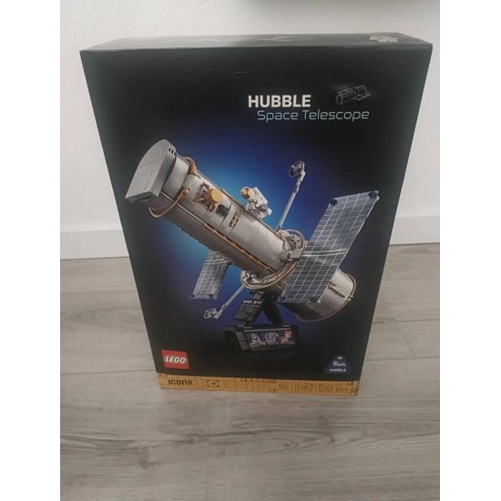 Lego Icons 11382 Hubble Telescope