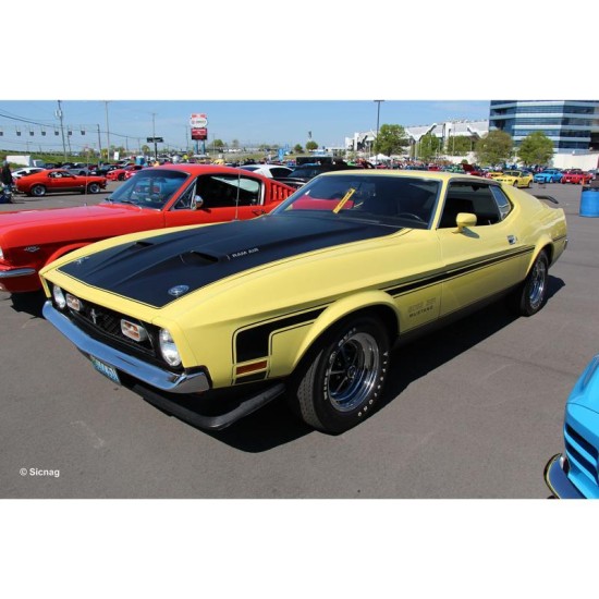 Model Set '71 Ford Mustang Boss 351  Revell Modelbouwpakket Met Basisaccessoires