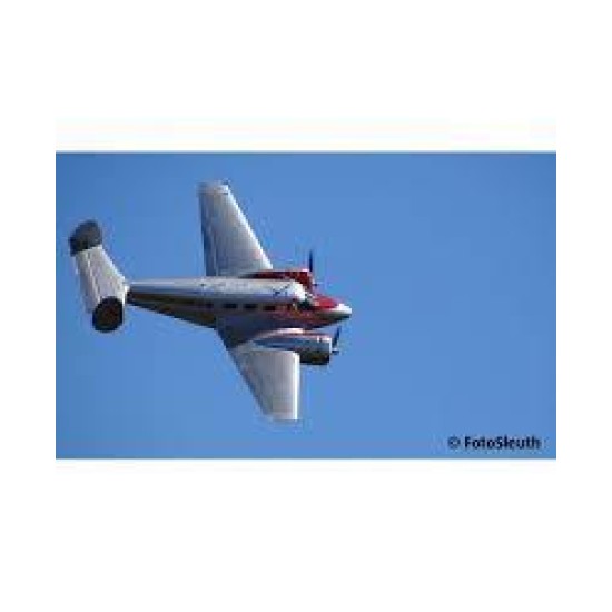 Beechcraft Model 18 Revell Modelbouwpakket