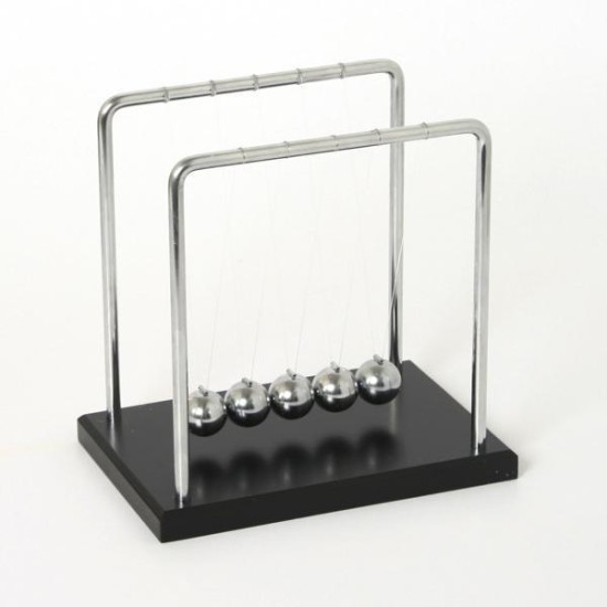 Newton's Cradle With Base 18 Cm Newton's Cradle With Base 18 Cm